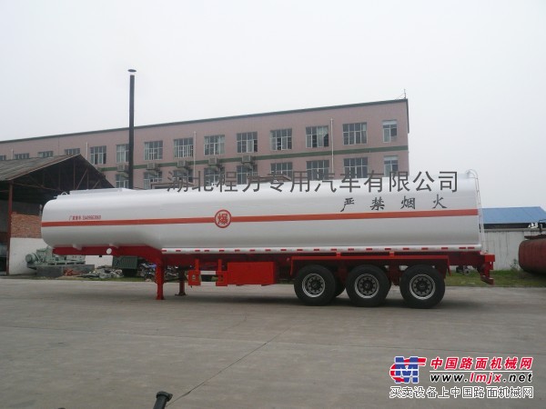 供应液态沥青运输车