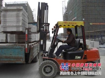 上海闸北叉车出租-设备移位-设备吊装-叉车装卸