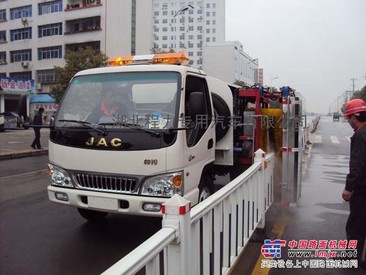 供应护栏清洗车