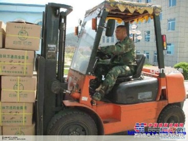 上海闸北区叉车吊车专业出租设备安装定位搬迁搬厂