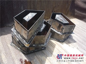 买钢模具到瑞达，隧道盖板钢模具，护坡砖钢模具