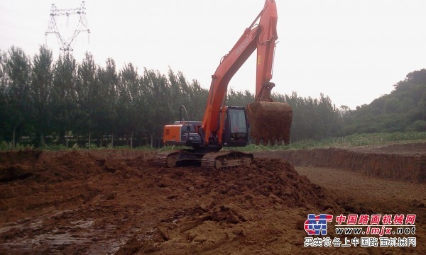 沈阳全新日立挖掘机出租承接基坑开槽等工程