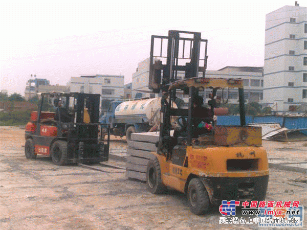 上海杨浦区叉车回收、高价收购电瓶叉车、堆高车回收买卖
