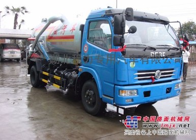 供应多利卡吸污车