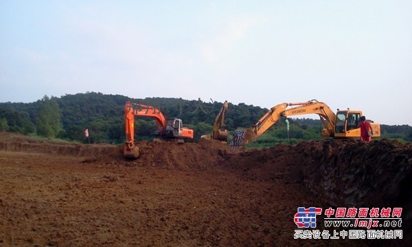 全新日立挖掘機出租施工-基坑開槽降水支護等