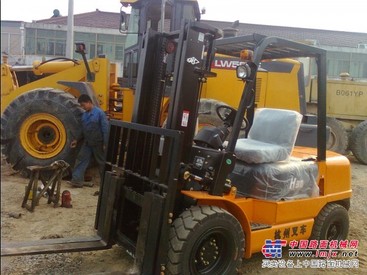 叉车热卖中 二手合力3吨叉车，二手杭州3吨叉车