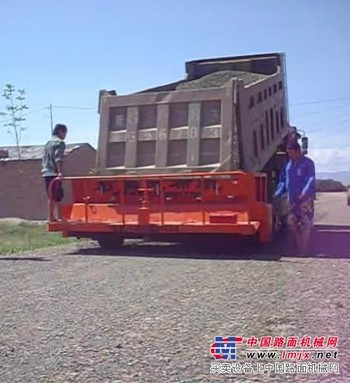 高效碎石撒布机、石屑撒布机