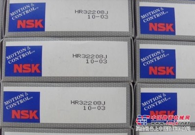 NSK重系列圆锥滚子轴承HR32208J