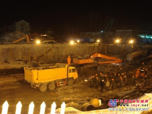 上海南汇区挖掘机出租-马路破碎-绿化整平-土方外运