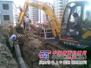 上海閔行區挖掘機出租場地整平基礎破碎