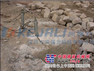 安徽静爆拆除石头混凝土设备-劈裂机