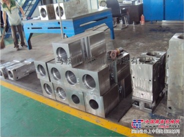 大量批发 SB40 SB43 SB45 SB50破碎锤上下缸