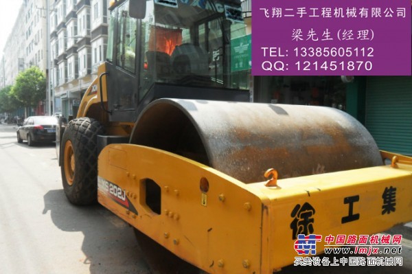 求購廢舊壓路機（不用的二手壓路機）