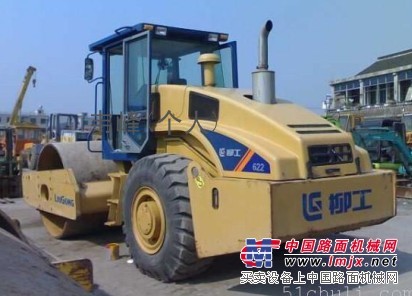 供应二手振动压路机  二手柳工振动压路机低价转让