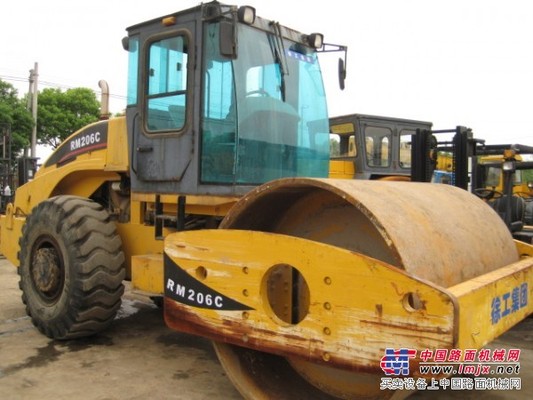 顧客“貴陽二手徐工壓路機(jī)”“六盤水二手洛陽壓路機(jī)”價(jià)格