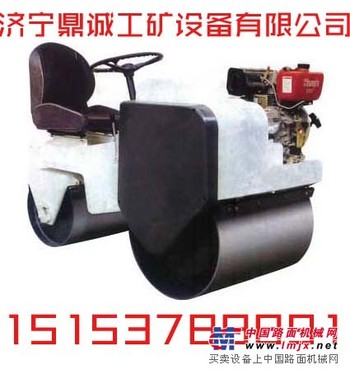 品牌*鼎诚*牌小型（柴油）座驾式振动压路机 