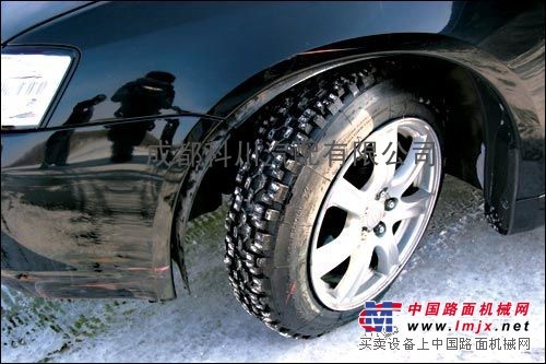厂家特价出售普利司通冬季胎、防滑胎、雪地胎