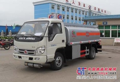 供应北京威龙的3吨加油车5吨油车