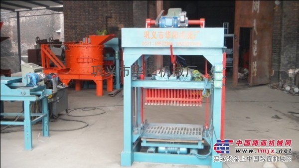 河南华阳机械专业供应液压混凝土垫块机、水泥垫块机、液压全自动钢筋垫块机设备