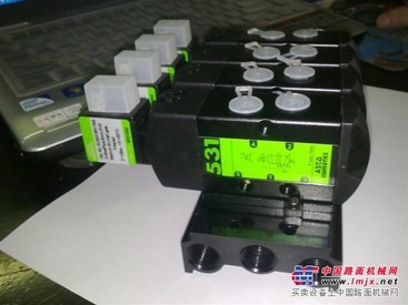 力士乐驱动器DKCO1.1-040-7-FW