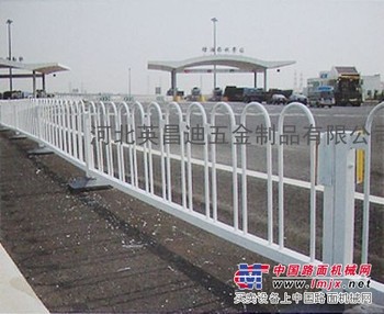 隔离栅,铁艺隔离栅,高速公路隔离栅,体育场围栏网-河北英昌迪.....