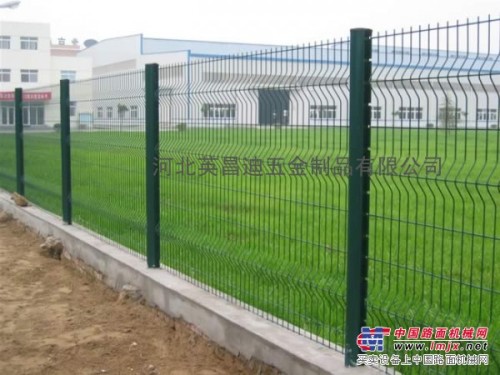 长期销售优质厂区围栏网 隔离防护网 道路护栏 高速公路护栏板 专业定制