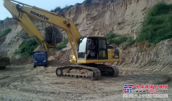 挖掘機二手挖掘機小鬆挖掘機小鬆220-8卡特320百度挖掘機