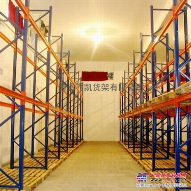 供应各类货架，展示架，手推车，购物篮，灯箱等