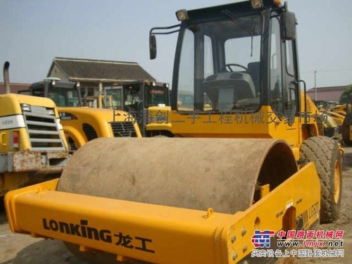二手18吨压路机价格，二手振动压路机图片
