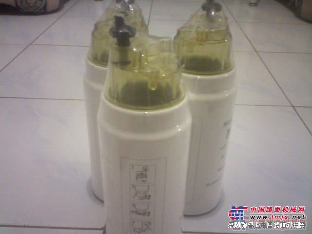 供应重汽欧三柴油滤芯