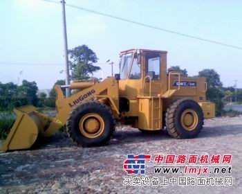 低价出售2011年柳工装载机