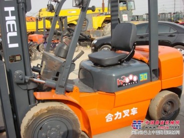 上海的二手叉車銷售商-二手叉車批發銷售——鑫隆公司