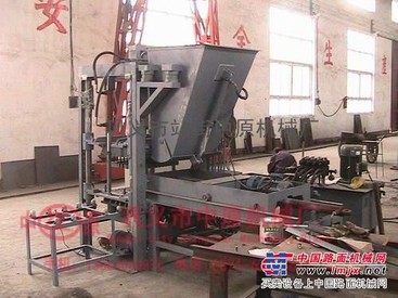巩义市中原机械厂供应垫块机 3-15水泥垫块机 混凝土垫块机 钢筋垫块机中原机械