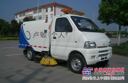 供应长安小型扫路车