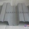 钢楼承板压瓦机混凝土组合结构施工顺序：