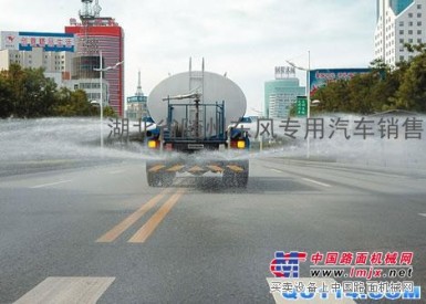 洒水车图片    洒水车报价 东风后双桥洒水车技术参数