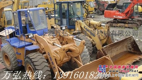 （至尊龙年）二手5吨装载机供应//万弘二手30装载机价格