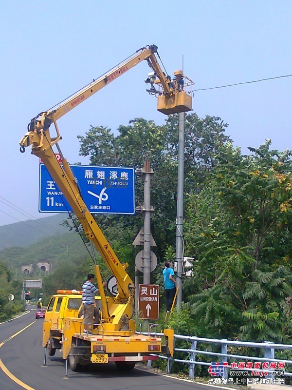 出租北京高空作业车出租 北京升降车出租 路灯维修车出租