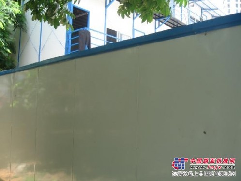 供应厂价大量出售活动围墙，彩钢围墙