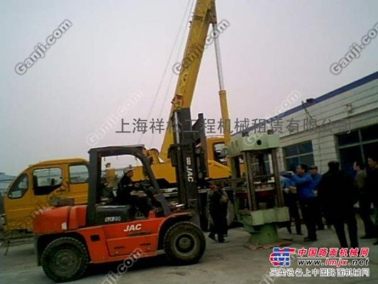 上海搬家搬廠設備叉車搬運省時省力安全可靠