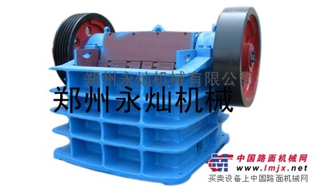 供应阿克苏鄂式破碎机制砂生产线锤式破碎机振动筛垫块机