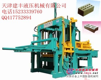 供应新型高效耐用砖机，吉林免烧砖机 泰山砖机