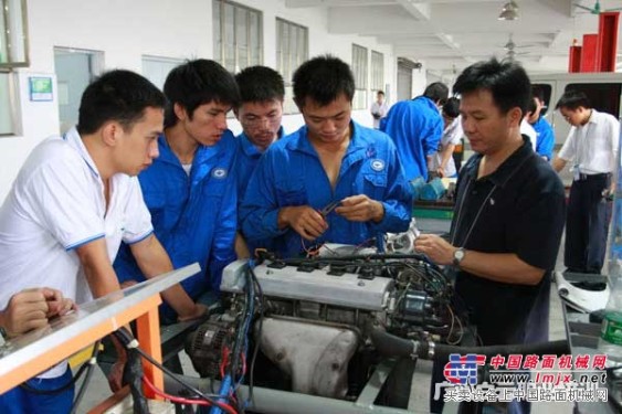 广州哪里有好的汽车维修培训中心？（90后副局长）首推广州白云工商技工学校