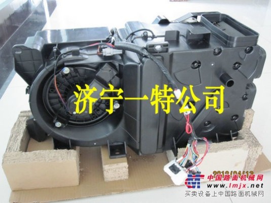 小松挖掘机配件pc200-8空调主机 空调压缩机