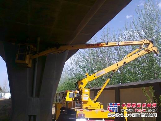 北京升降車出租 朝陽區路燈維修車出租 樹木修剪登高車出租