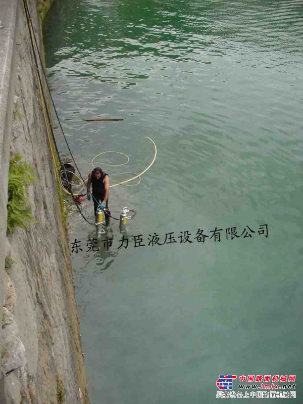 供应水下破拆设备劈裂器