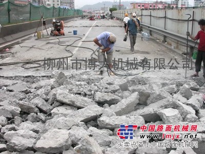 供应高速公路碎石好帮手——液压劈石机