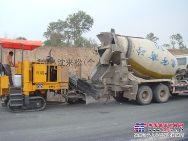 路缘石滑模机