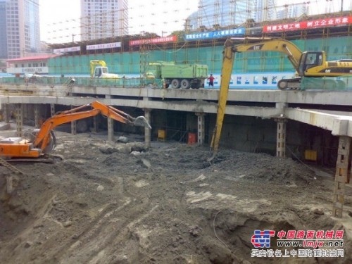 北京挖机加长臂 伸缩臂 大小臂 松土器 挖斗 抓木器 