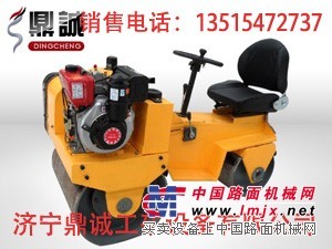 供應(yīng)客戶雙鋼輪座駕式振動(dòng)壓路機(jī)/小型壓路機(jī)/壓路機(jī)價(jià)格